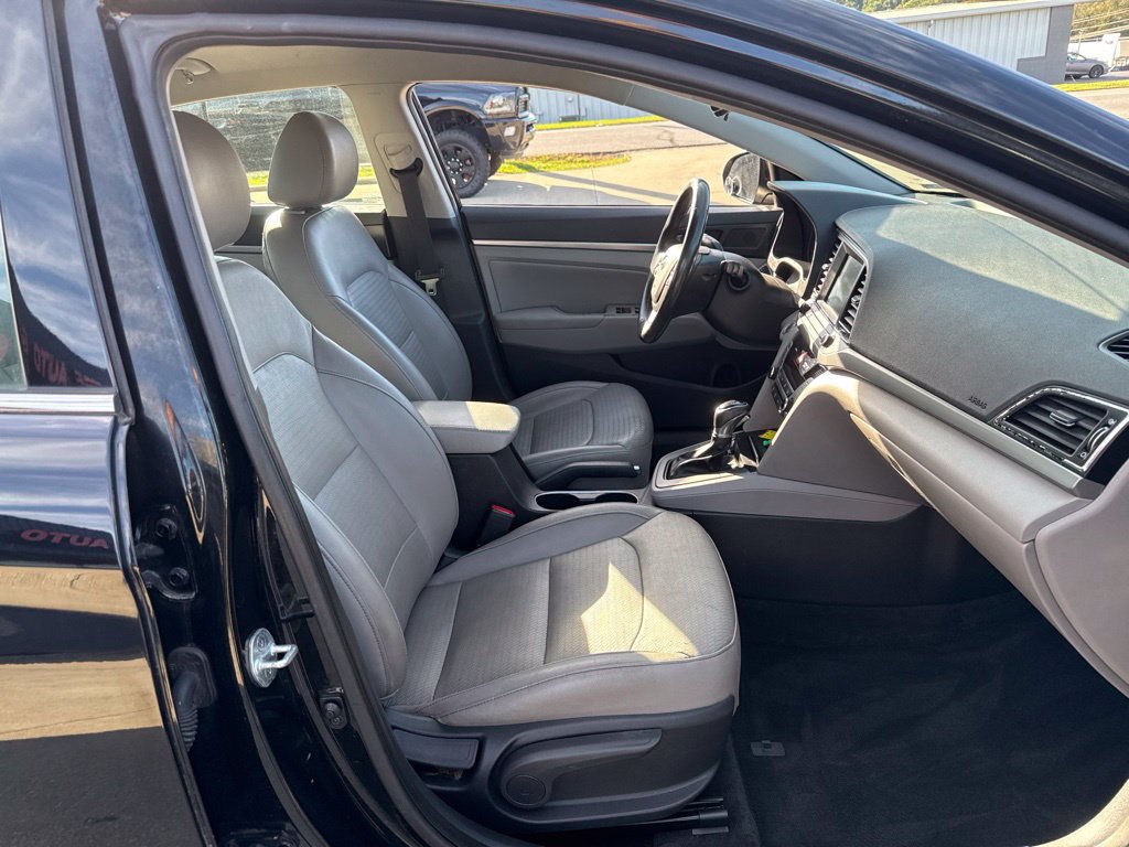 Used 2017 Hyundai Elantra Limited FWD image 38