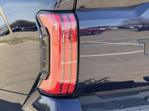 Used 2025 Toyota Tundra Limited image 7