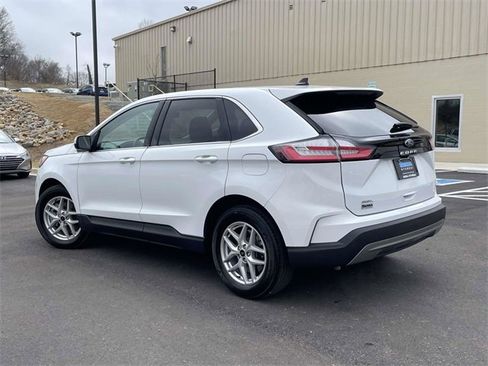 Used 2024 Ford Edge SEL image 4