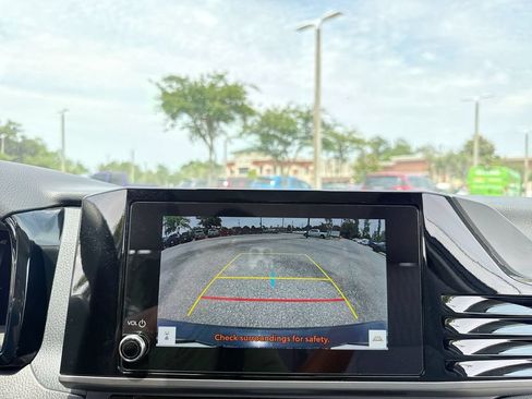 Used 2025 Toyota Camry LE FWD image 25