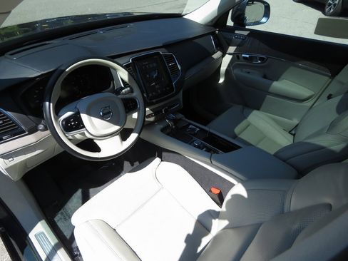 Used 2021 Volvo XC90 T6 Inscription image 12