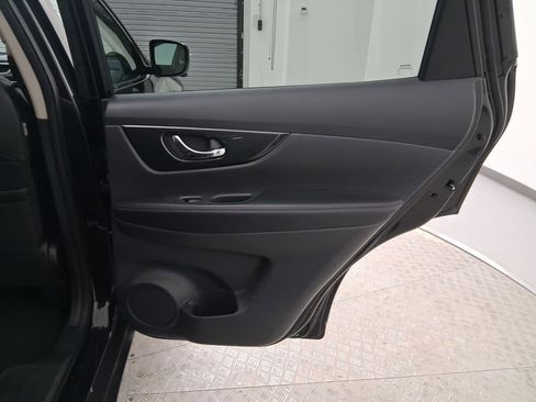 Used 2016 Nissan Rogue SL w/ SL Premium Package image 30