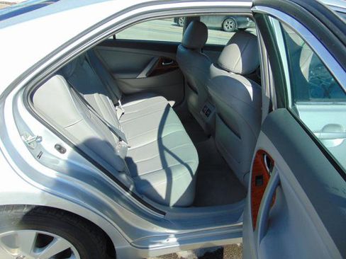 Used 2009 Toyota Camry XLE image 11