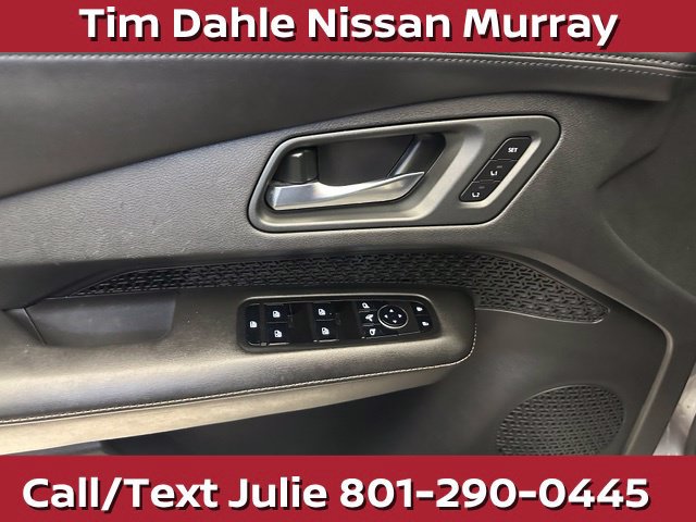 Used 2023 Nissan Ariya AWD image 22