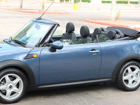 Used 2009 MINI Cooper Convertible FWD image 21