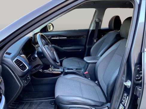 Used 2023 Kia Seltos S w/ Navigation Package FWD image 8