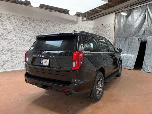 New 2026 Ford Expedition Active RWD image 7