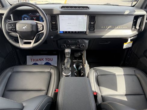 New 2026 Ford Bronco Badlands image 9