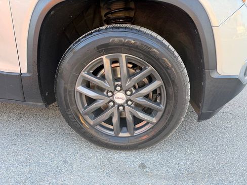 Used 2019 GMC Acadia SLT AWD/4WD image 17
