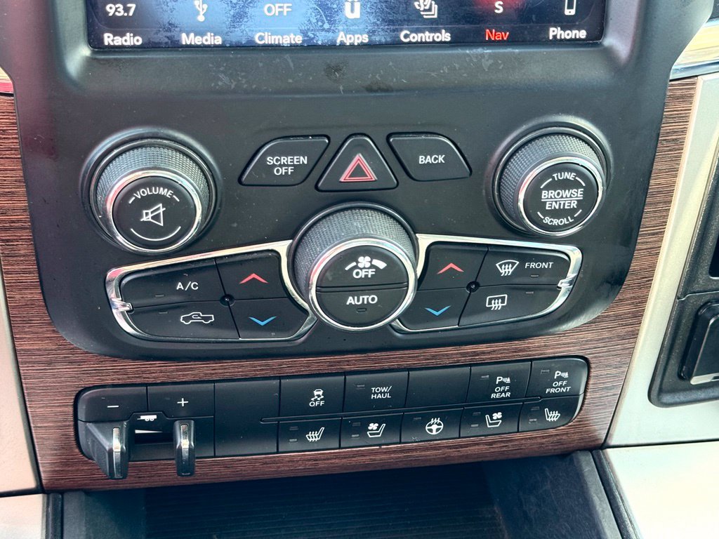 Used 2018 RAM 1500 Laramie w/ Convenience Group AWD/4WD image 39
