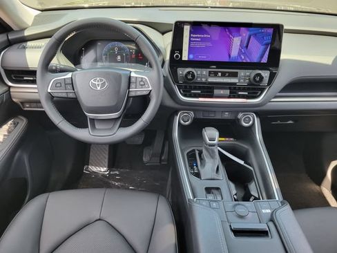 New 2026 Toyota Grand Highlander FWD image 6