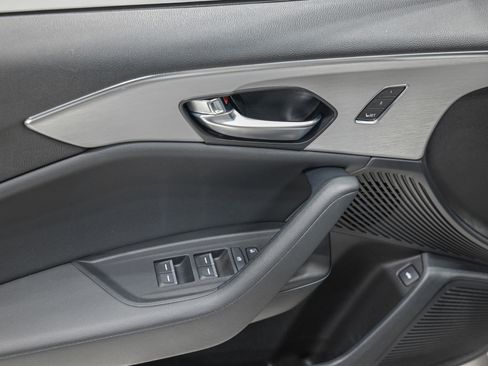 Used 2023 Acura TLX image 13