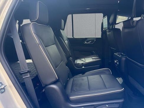Used 2021 GMC Yukon SLT w/ SLT Luxury Plus Package AWD/4WD image 18