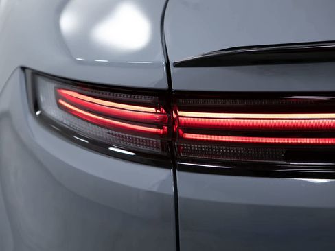 Certified 2025 Porsche Cayenne S AWD/4WD image 18