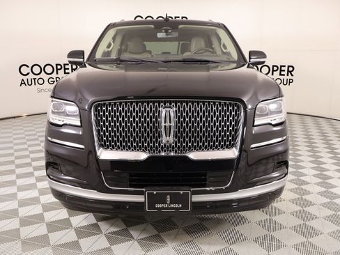 Used 2022 Lincoln Navigator Reserve image 9