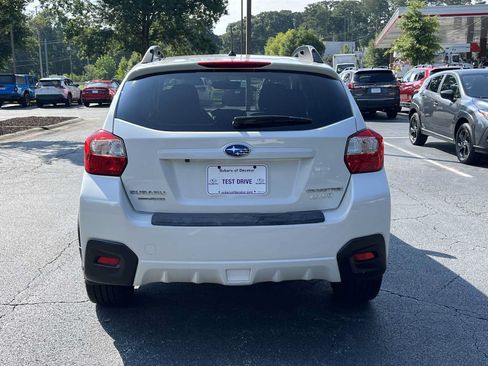 Used 2017 Subaru Crosstrek 2.0i Premium AWD/4WD image 3