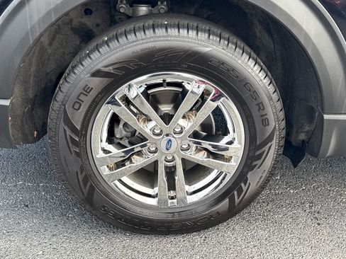 Used 2020 Ford Explorer XLT w/ Equipment Group 202A image 9