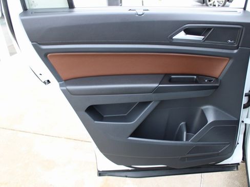 Certified 2021 Volkswagen Atlas SEL Premium image 23