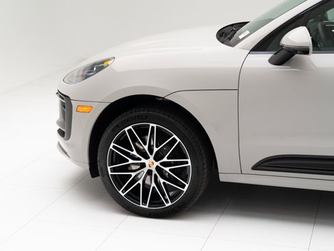 New 2026 Porsche Macan image 11