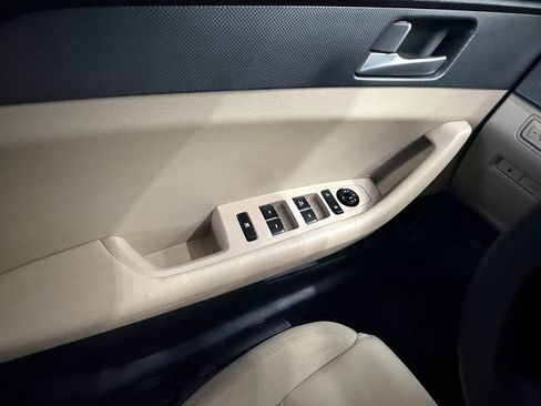 Used 2017 Hyundai Sonata SE FWD image 11