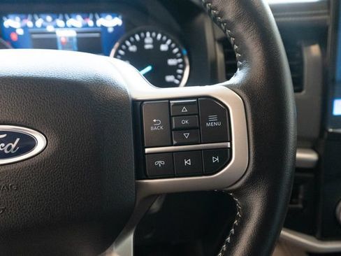 Used 2023 Ford Expedition XLT RWD image 24