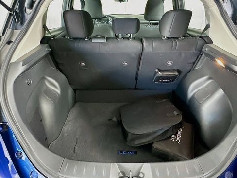 Used 2025 Nissan Leaf S image 26