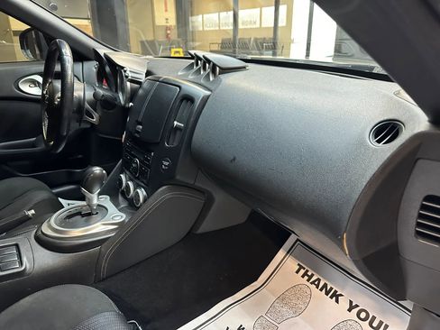 Used 2009 Nissan 370Z Touring w/ Sport Pkg image 23