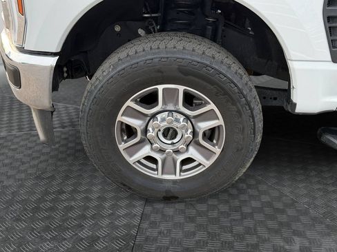 Used 2025 Ford F350 Lariat AWD/4WD image 15