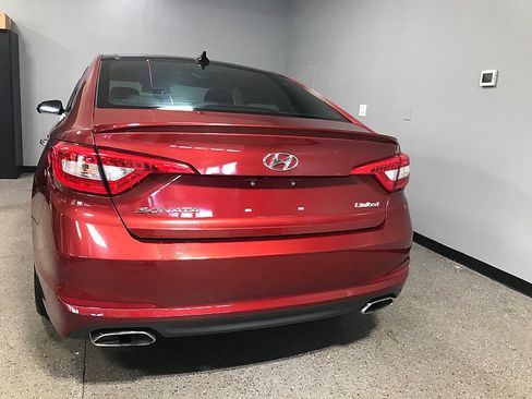 Used 2015 Hyundai Sonata Limited w/ Option Group 05 FWD image 4