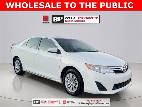 Used 2012 Toyota Camry LE image 7