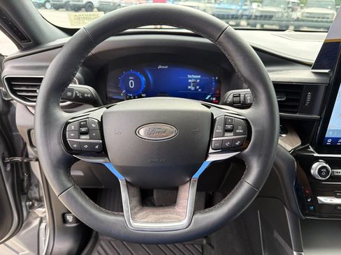 Certified 2022 Ford Explorer Platinum w/ Equipment Group 601A RWD image 26