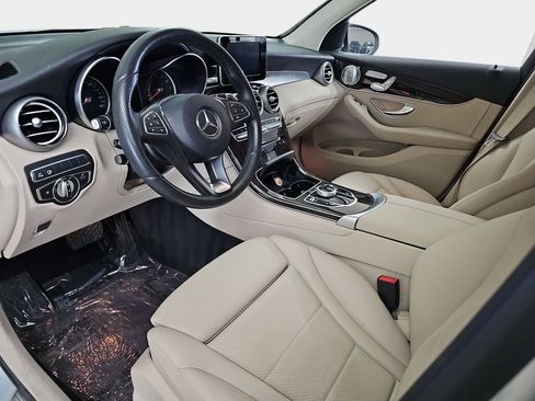 Used 2018 Mercedes-Benz GLC 300 4MATIC image 19