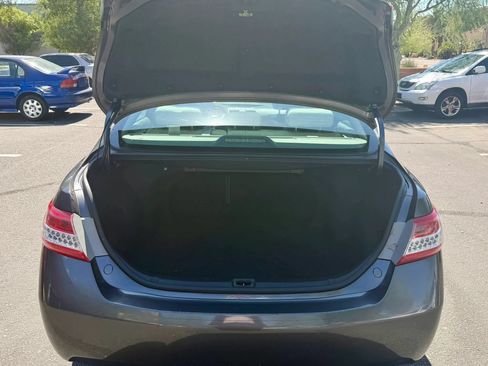 Used 2011 Toyota Camry LE FWD image 14