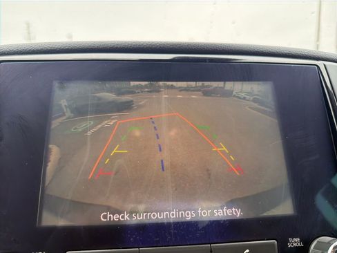 Used 2022 Nissan Titan S image 27