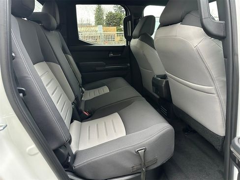 Used 2024 Toyota Tacoma TRD Off-Road image 12