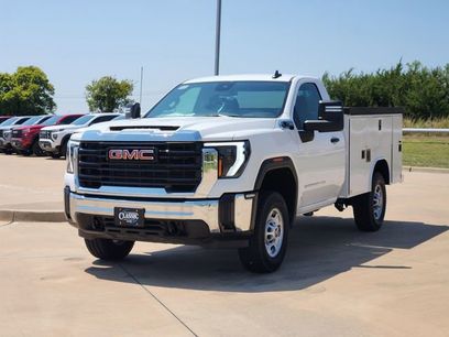 New 2024 GMC Sierra 2500 Pro w/ Convenience Package