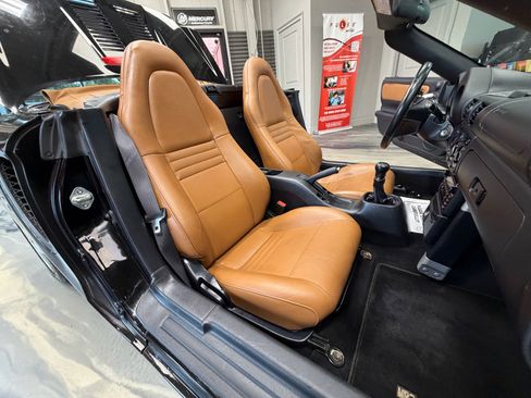 Used 2001 Toyota MR2 RWD image 6