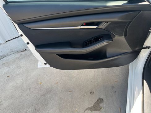 Used 2024 MAZDA MAZDA3 s FWD image 11