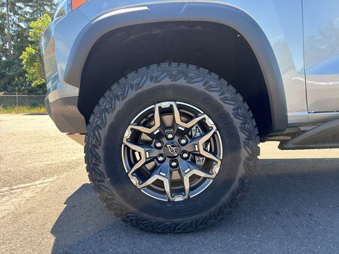 New 2026 Chevrolet Colorado ZR2 w/ Technology Package AWD/4WD image 6