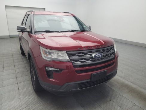Used 2019 Ford Explorer XLT w/ Equipment Group 202A FWD image 13