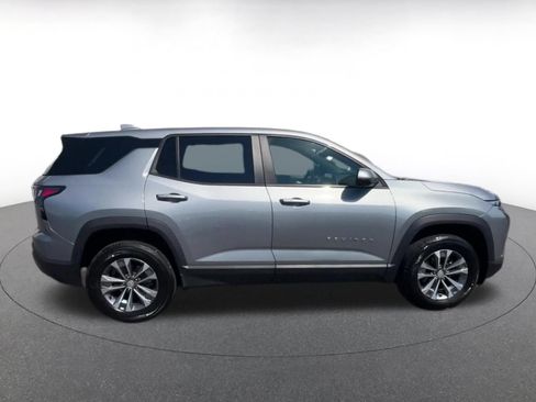 Used 2025 Chevrolet Equinox LT FWD image 16