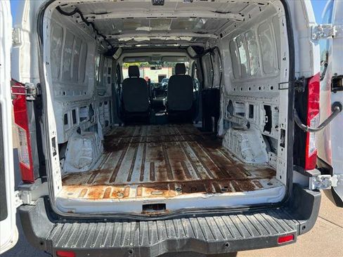 Used 2017 Ford Transit 250 XL image 5