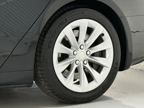 Used 2019 Tesla Model S Long Range AWD/4WD image 42