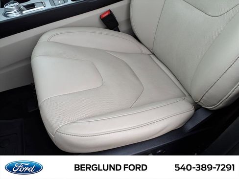 Used 2021 Ford Edge Titanium w/ Equipment Group 301A image 17