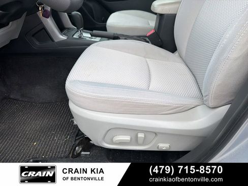 Used 2016 Subaru Forester 2.5i Premium w/ All-Weather Package AWD/4WD image 11