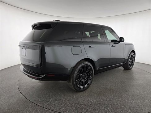 New 2026 Land Rover Range Rover SE image 2