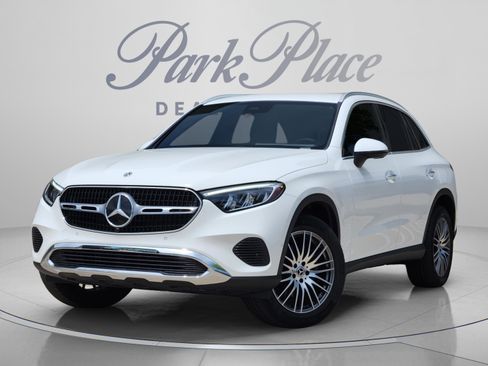 Certified 2025 Mercedes-Benz GLC 300 4MATIC image 1