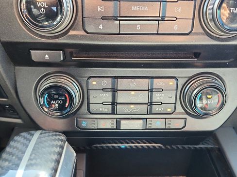 Used 2018 Ford F150 Raptor w/ Equipment Group 802A Luxury image 25