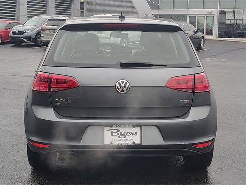 Used 2017 Volkswagen Golf SE image 32