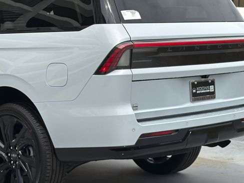 New 2026 Lincoln Navigator Black Label AWD/4WD image 7